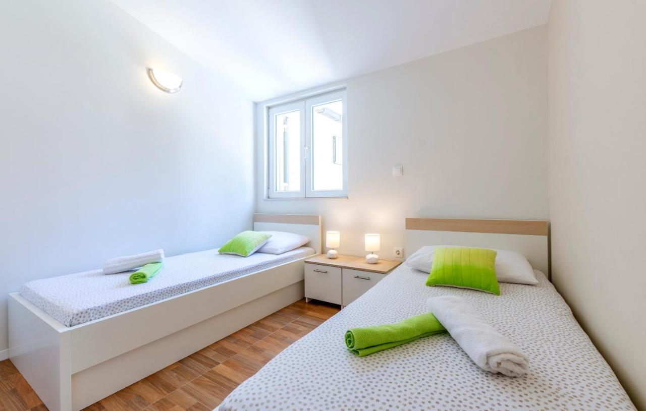 Apartments Listes ميلنا المظهر الخارجي الصورة