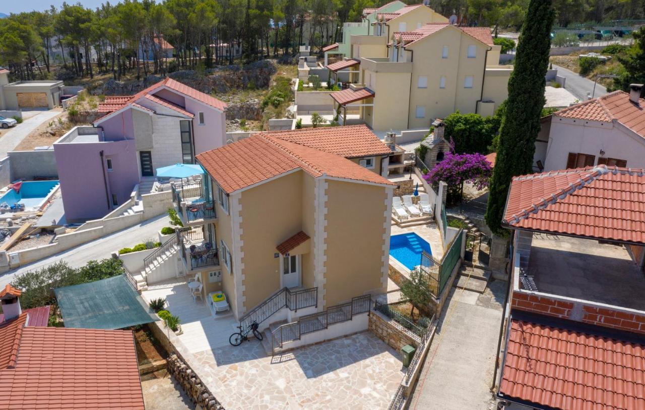 Apartments Listes ميلنا المظهر الخارجي الصورة