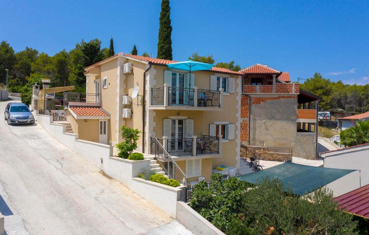 Apartments Listes ميلنا المظهر الخارجي الصورة