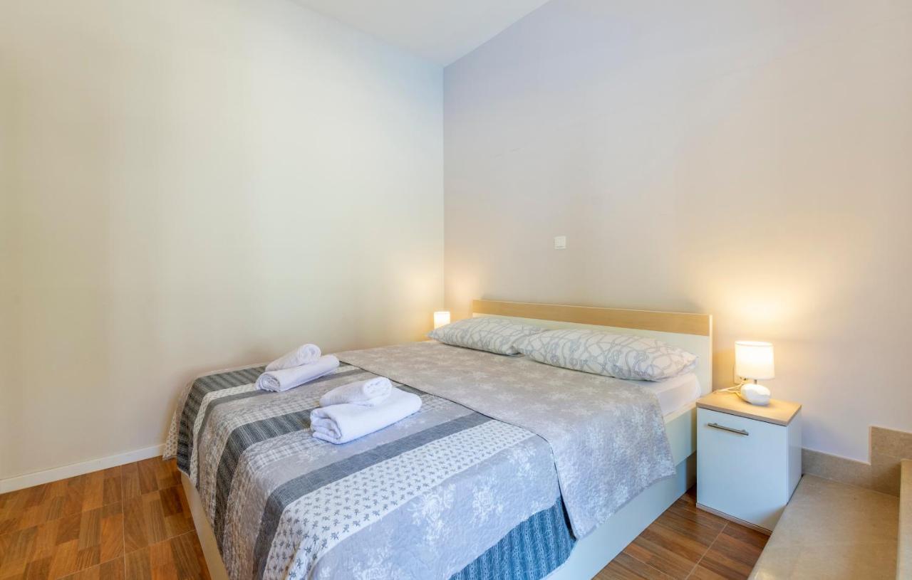 Apartments Listes ميلنا المظهر الخارجي الصورة