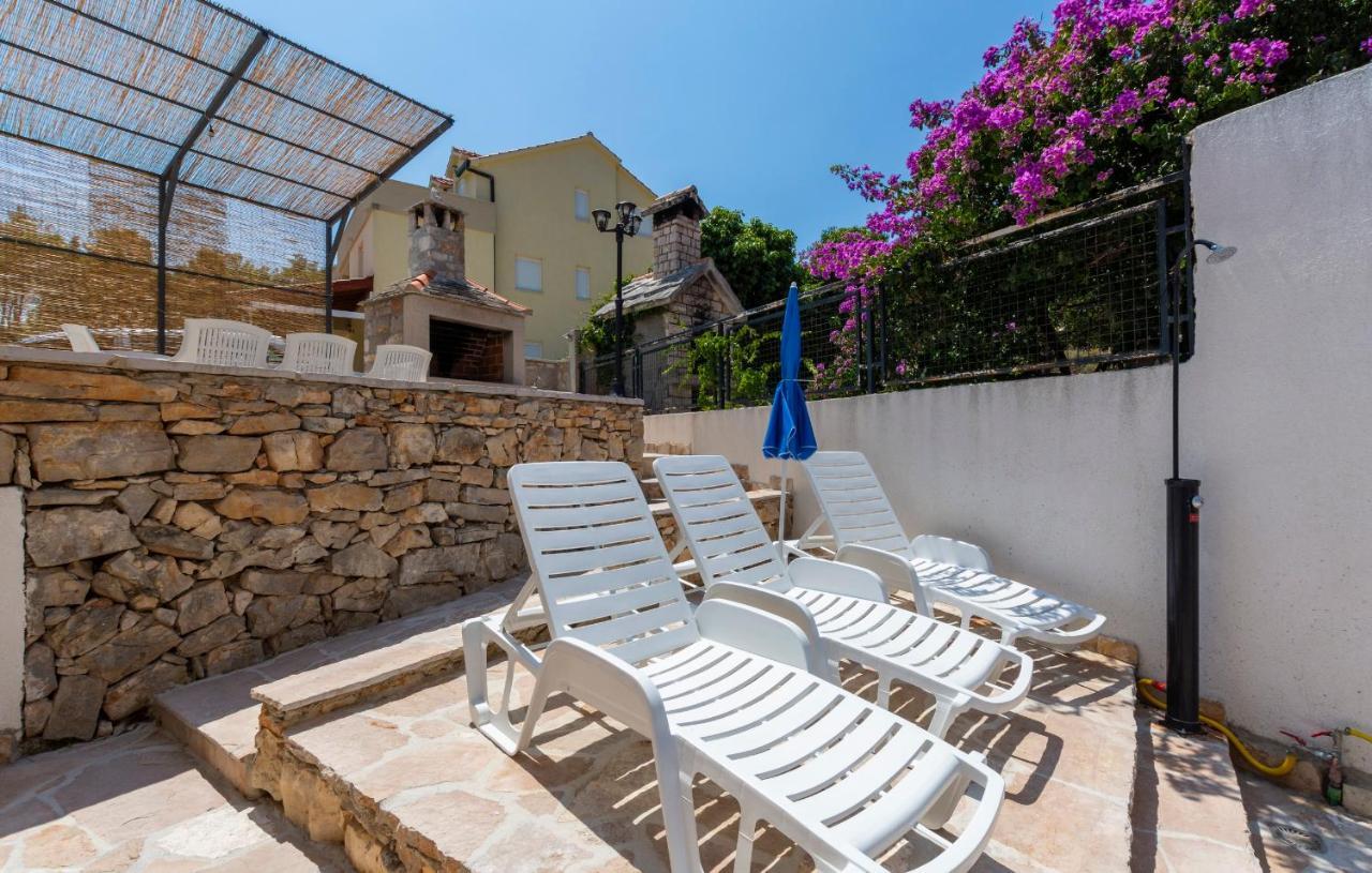 Apartments Listes ميلنا المظهر الخارجي الصورة